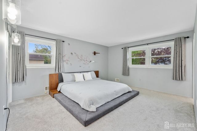 431 Brentwood Drive, Piscataway, NJ 08854