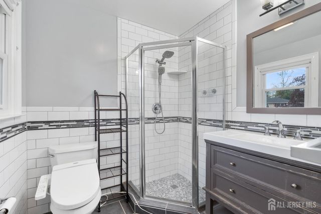 431 Brentwood Drive, Piscataway, NJ 08854