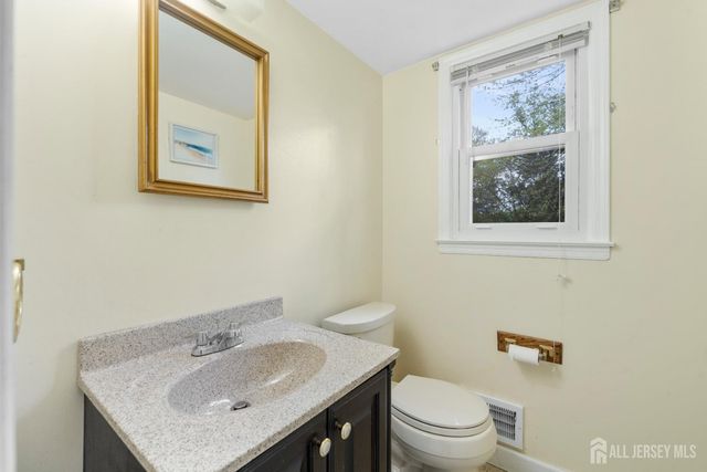 431 Brentwood Drive, Piscataway, NJ 08854