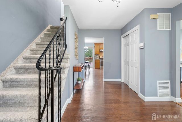 431 Brentwood Drive, Piscataway, NJ 08854