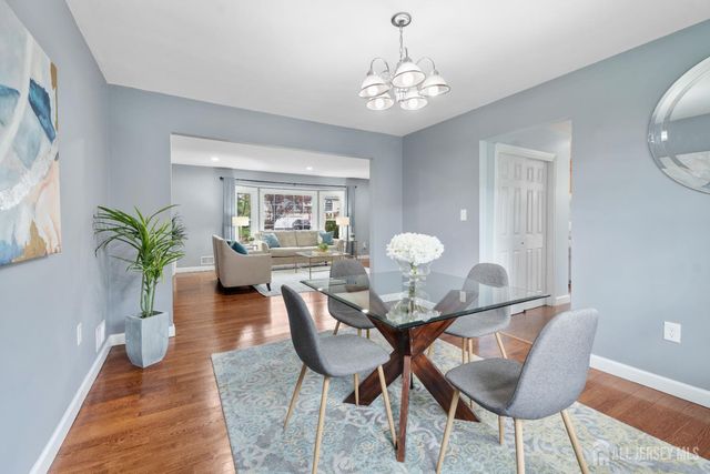 431 Brentwood Drive, Piscataway, NJ 08854