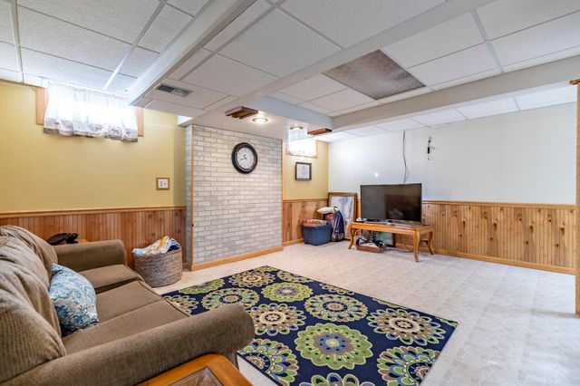 4934 Oriole Avenue, Schererville, IN 46375