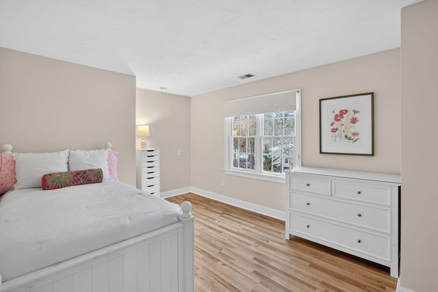 9 Viking Lane, Sandwich, MA 02563