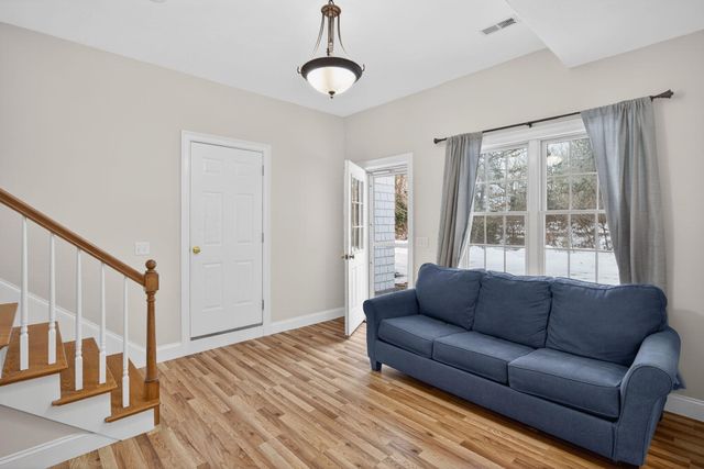 9 Viking Lane, Sandwich, MA 02563