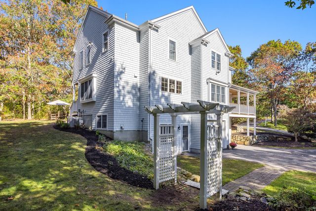 9 Viking Lane, Sandwich, MA 02563