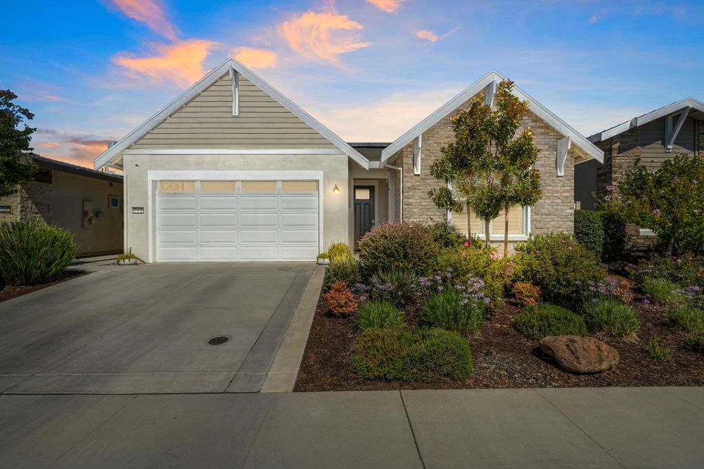 701 Universal Ct, Roseville, CA 95747