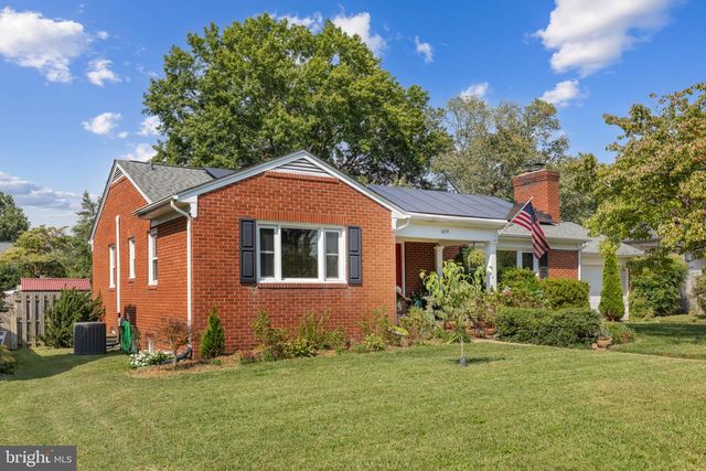 1419 BUCKNER ST, Fredericksburg, VA 22401