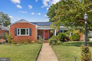 1419 BUCKNER ST, Fredericksburg, VA 22401