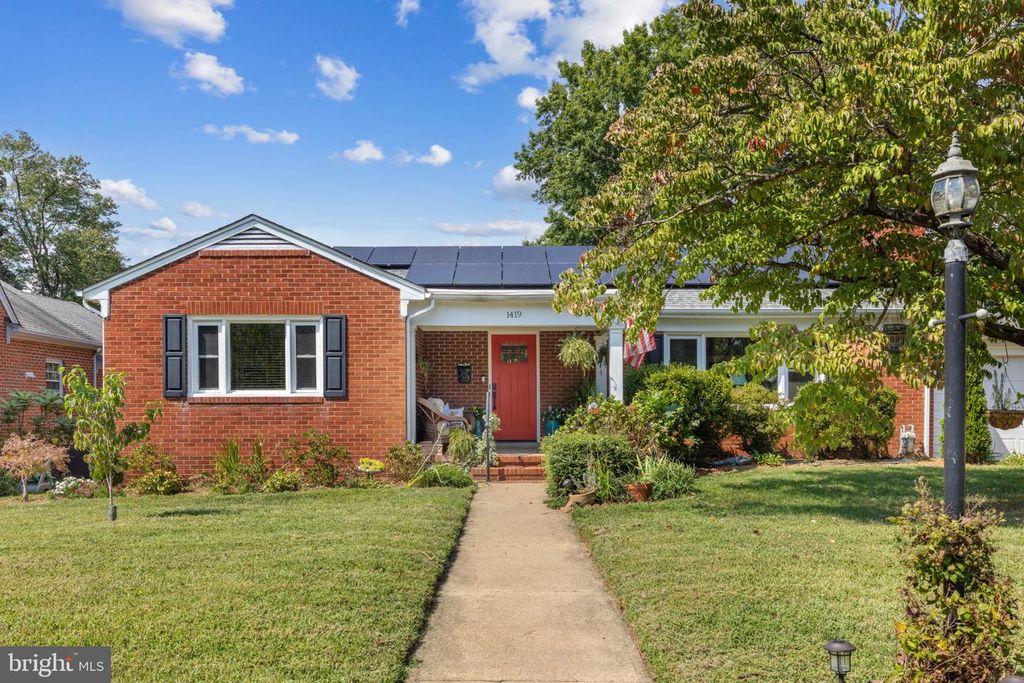 1419 BUCKNER ST, Fredericksburg, VA 22401