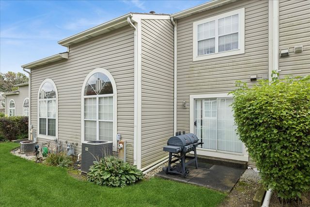 34313 N Homestead Road, Gurnee, IL 60031