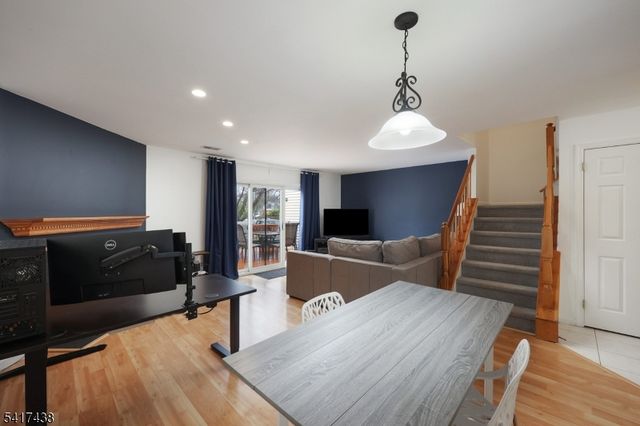 405 Cheshire Ct, Franklin Twp., NJ 08873