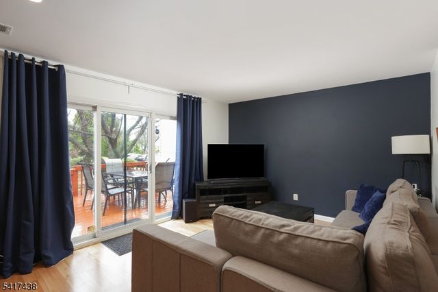 405 Cheshire Ct, Franklin Twp., NJ 08873