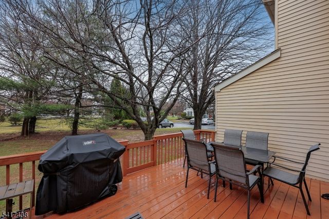 405 Cheshire Ct, Franklin Twp., NJ 08873