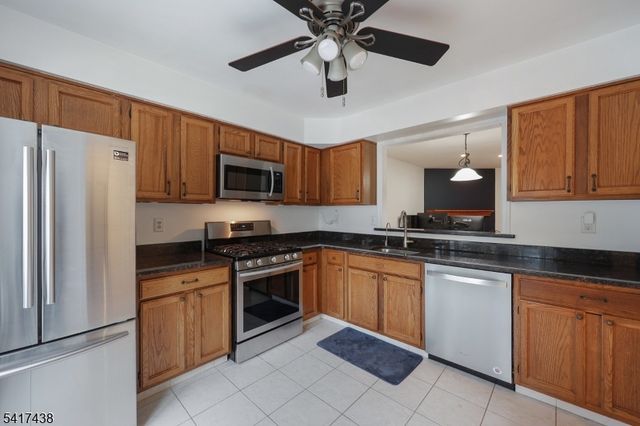 405 Cheshire Ct, Franklin Twp., NJ 08873