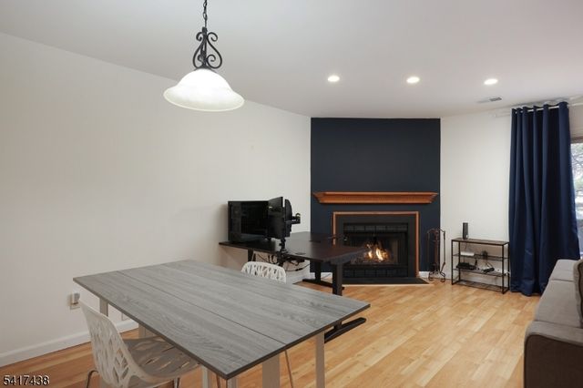 405 Cheshire Ct, Franklin Twp., NJ 08873