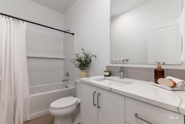 1113 W Grassland Ct, Middleton, ID 83644