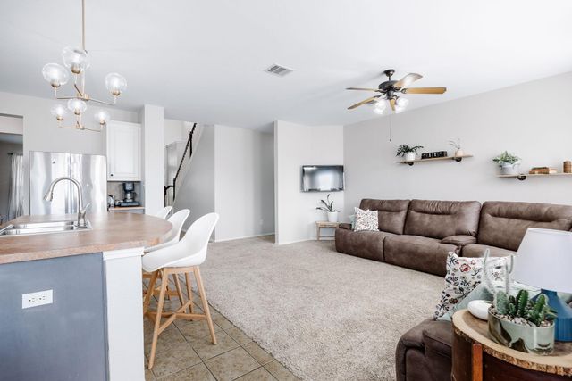 208 Lone Star BLVD, Hutto, TX 78634