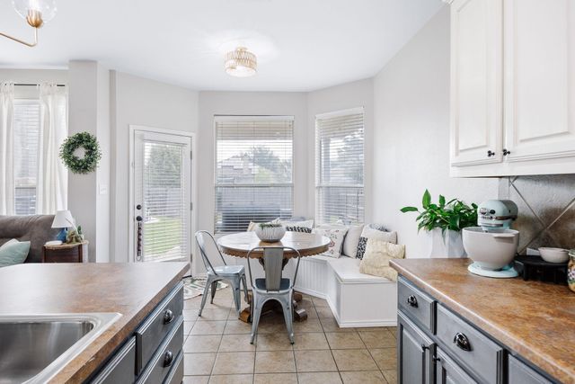 208 Lone Star BLVD, Hutto, TX 78634
