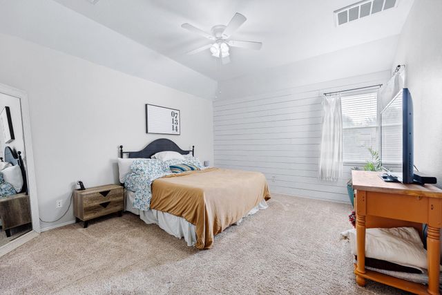 208 Lone Star BLVD, Hutto, TX 78634