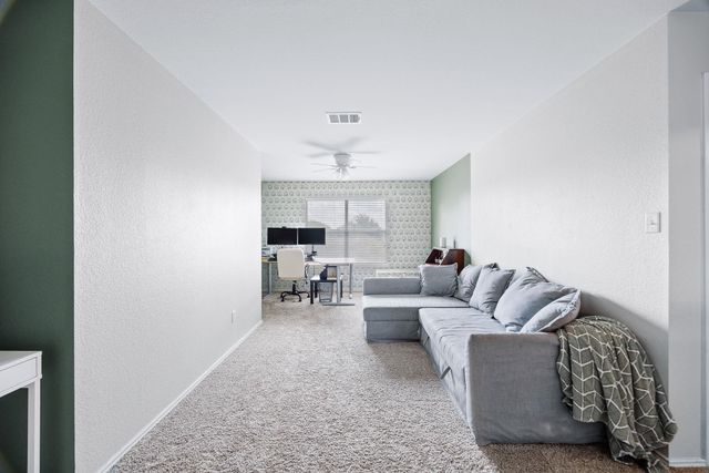 208 Lone Star BLVD, Hutto, TX 78634