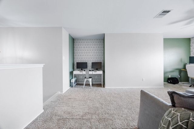 208 Lone Star BLVD, Hutto, TX 78634