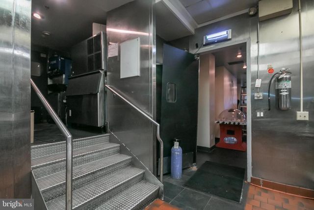 1111 WALNUT ST, Philadelphia, PA 19107