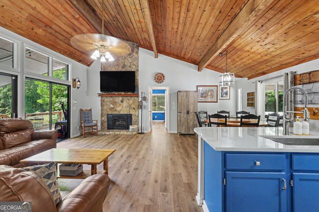181 Dam Lake Drive, Dillard, GA 30537