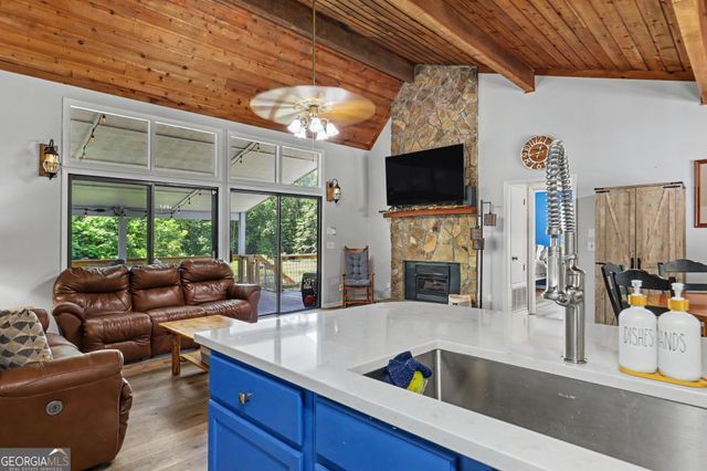 181 Dam Lake Drive, Dillard, GA 30537