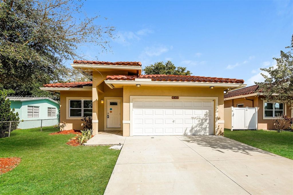 2835 NW 14th St, Fort Lauderdale, FL 33311