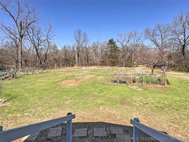 10709 W 660 Road, Hulbert, OK 74441