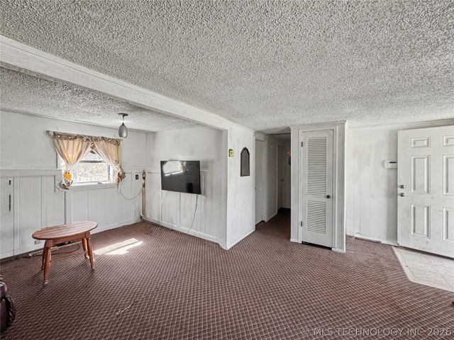 10709 W 660 Road, Hulbert, OK 74441