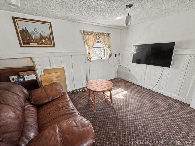 10709 W 660 Road, Hulbert, OK 74441