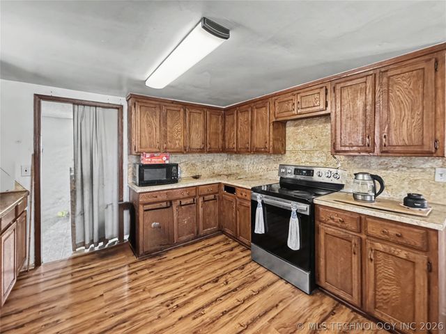 10709 W 660 Road, Hulbert, OK 74441