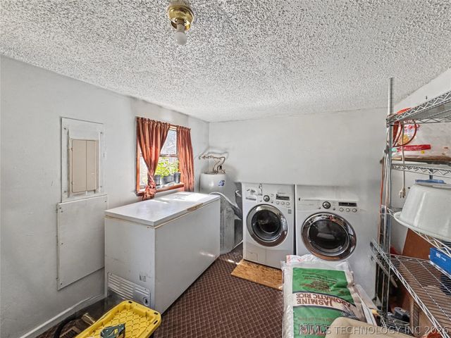 10709 W 660 Road, Hulbert, OK 74441