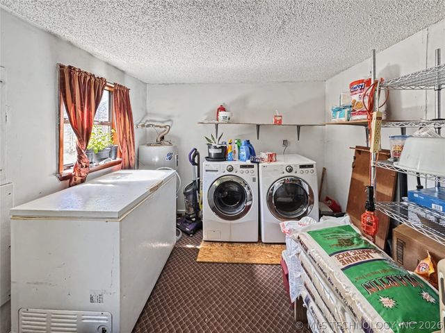 10709 W 660 Road, Hulbert, OK 74441