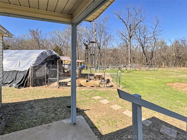 10709 W 660 Road, Hulbert, OK 74441