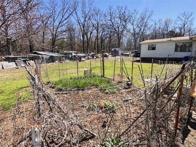 10709 W 660 Road, Hulbert, OK 74441