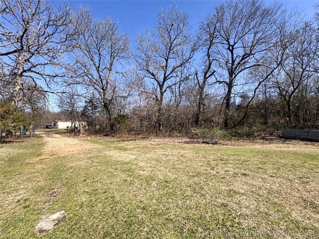 10709 W 660 Road, Hulbert, OK 74441