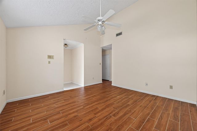 10913 Bexley Drive 913, Houston, TX 77099