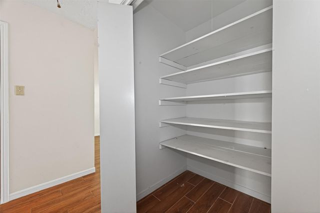 10913 Bexley Drive 913, Houston, TX 77099