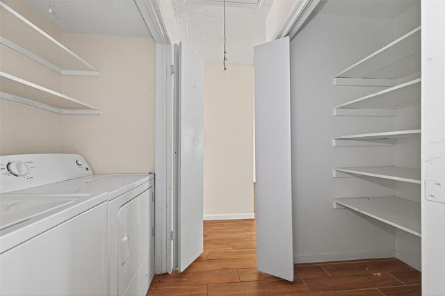 10913 Bexley Drive 913, Houston, TX 77099