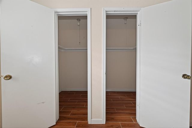 10913 Bexley Drive 913, Houston, TX 77099