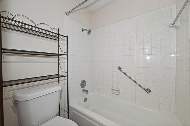 10913 Bexley Drive 913, Houston, TX 77099