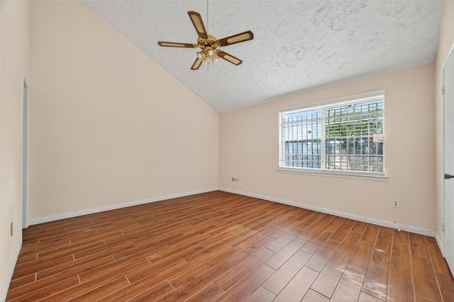 10913 Bexley Drive 913, Houston, TX 77099