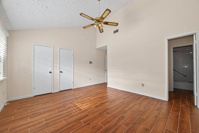 10913 Bexley Drive 913, Houston, TX 77099