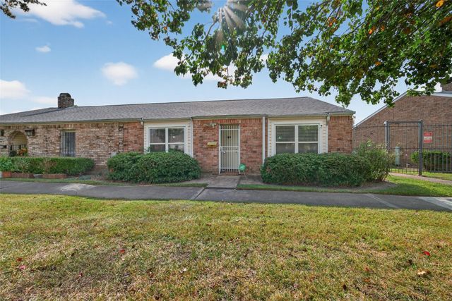 10913 Bexley Drive 913, Houston, TX 77099
