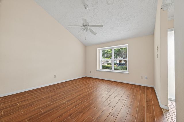 10913 Bexley Drive 913, Houston, TX 77099