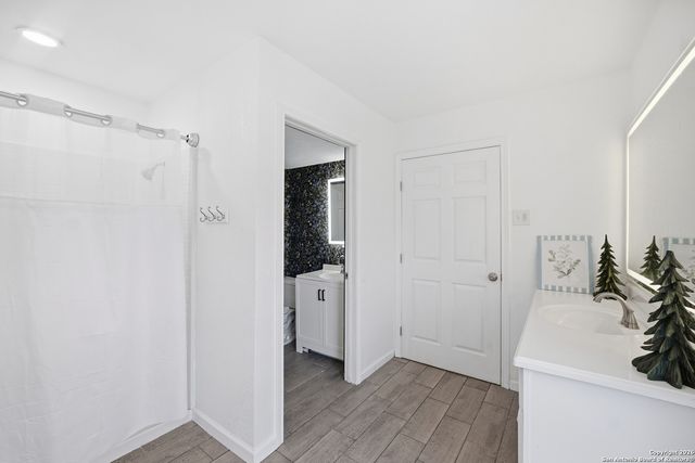 301 Cypressgarden, San Antonio, TX 78245