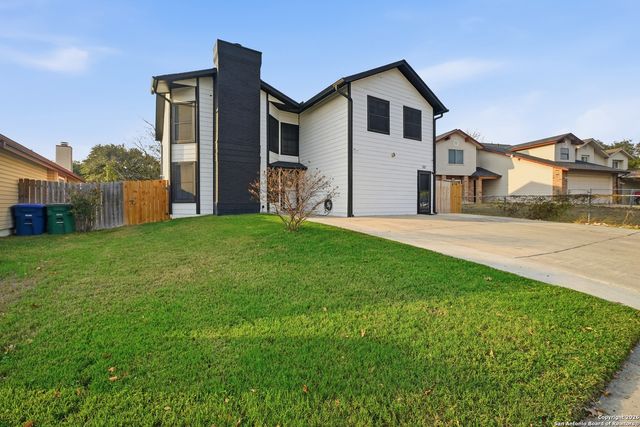 301 Cypressgarden, San Antonio, TX 78245