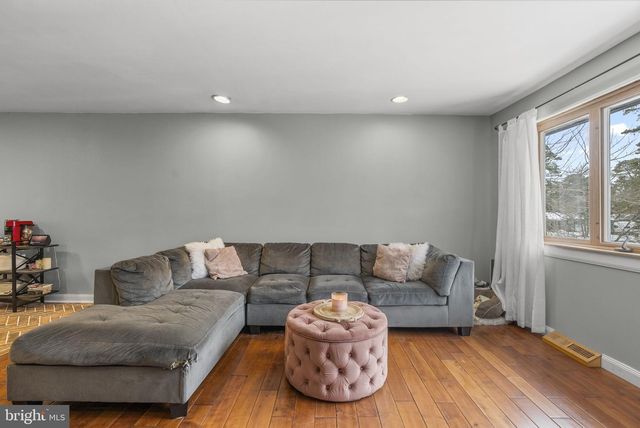 112 WOODLAND AVE, Medford, NJ 08055